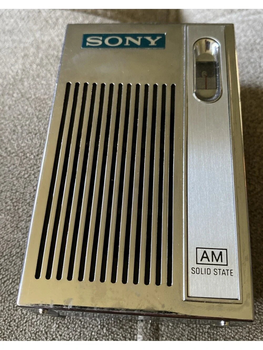 VTG Sony AM Solid State 2R-31 Radio Tested Works Silver W/Leather Case